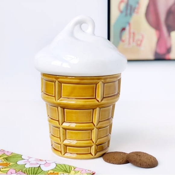 Vintage Other - Vintage 1960's Waffle Cone With Vanilla Ice Cream Cookie Jar Made in Japan